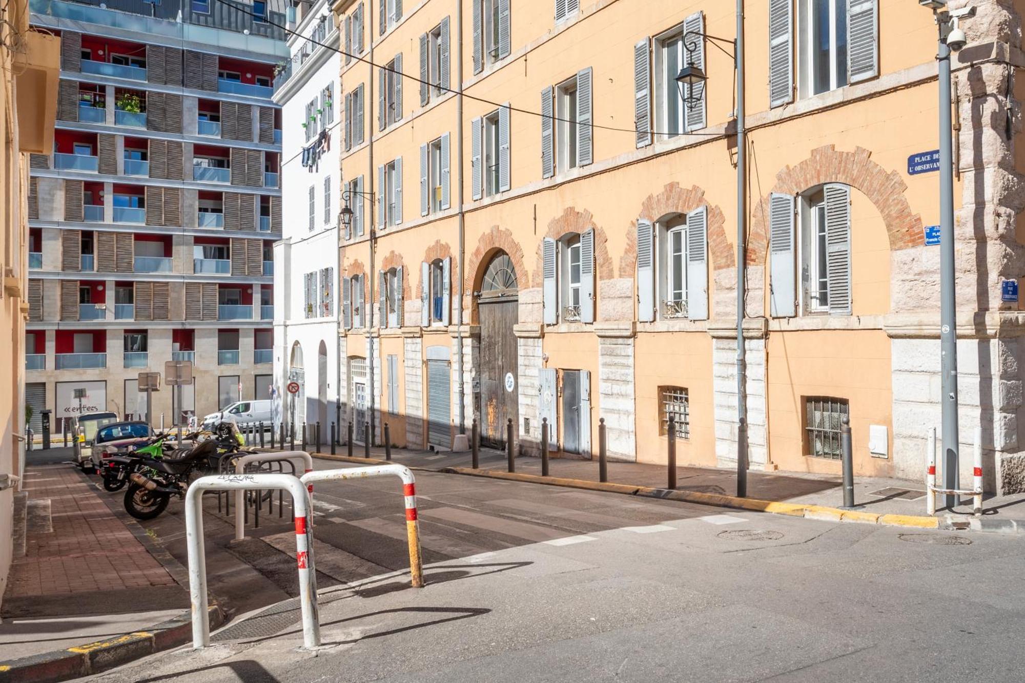 Апартаменти Adira Marseille Panier 2 Etoiles Екстер'єр фото