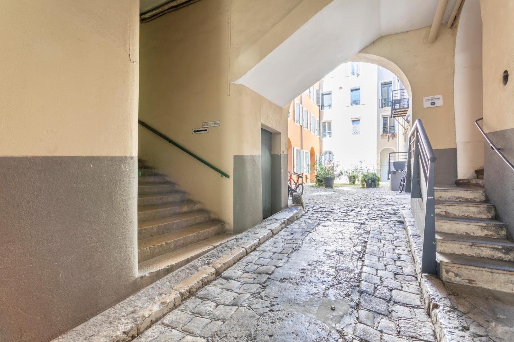 Апартаменти Adira Marseille Panier 2 Etoiles Екстер'єр фото