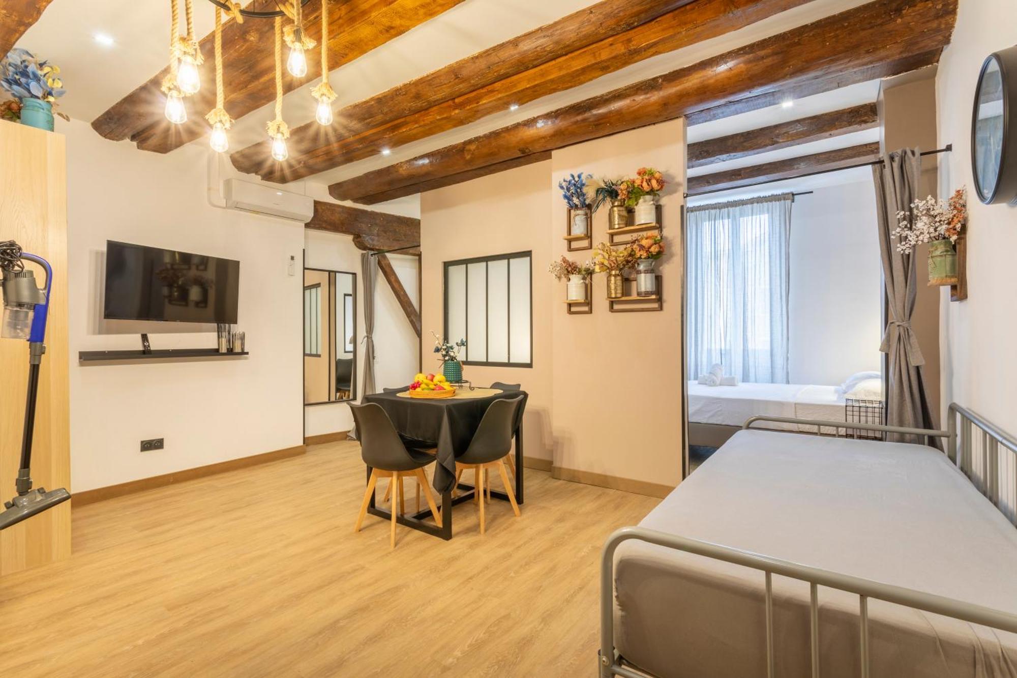 Апартаменти Adira Marseille Panier 2 Etoiles Екстер'єр фото