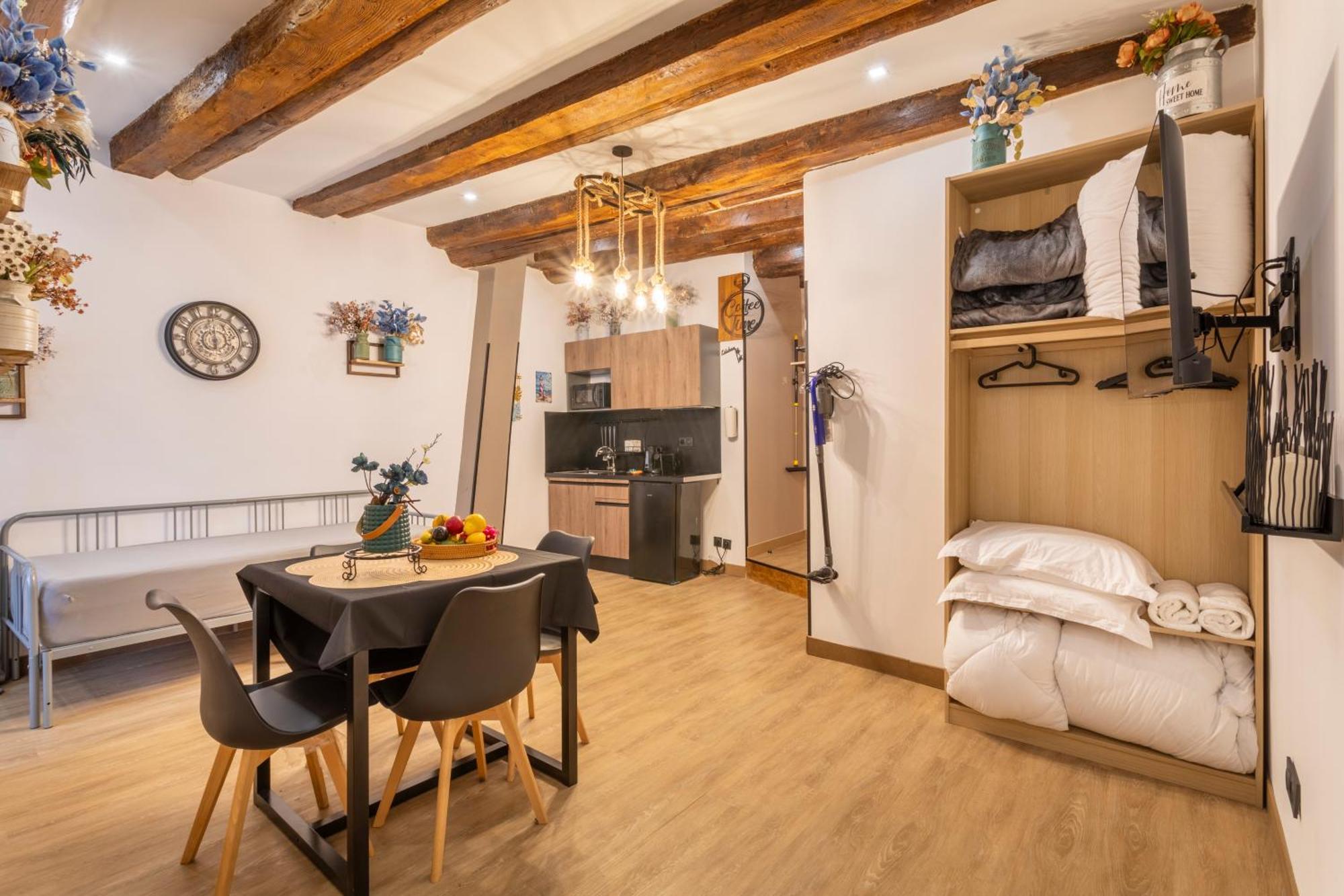 Апартаменти Adira Marseille Panier 2 Etoiles Екстер'єр фото